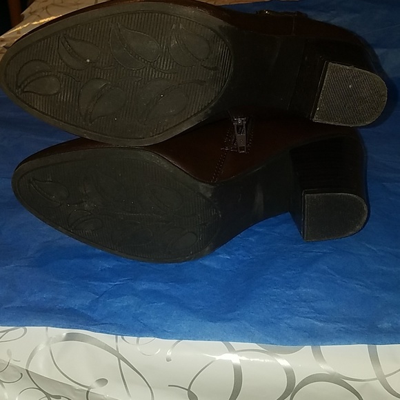 Brown mid calf boots with buckles! - Picture 3 of 7